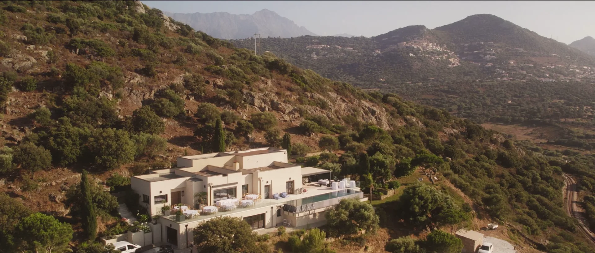 Oliver & Audrey — Le Rocher, Lumio